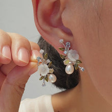 Load and play video in Gallery viewer, Anthia Jewelry Sea Floral Shell Stud Silver Earrings
